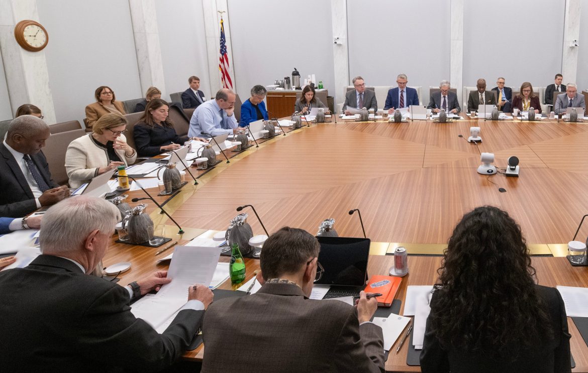 Fed Cuts Rates for Second Straight Meeting